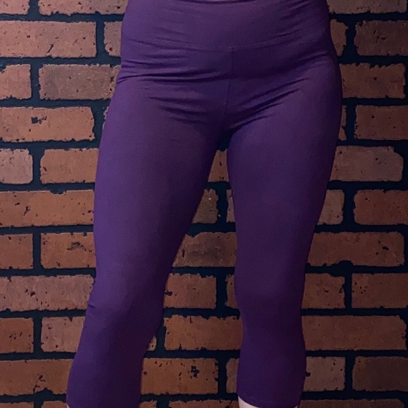 Capris - Picture 2 of 4